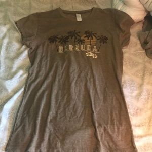 Bermuda t-shirt